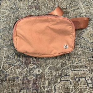 Lululemon Everywhere Belt Bag 1L